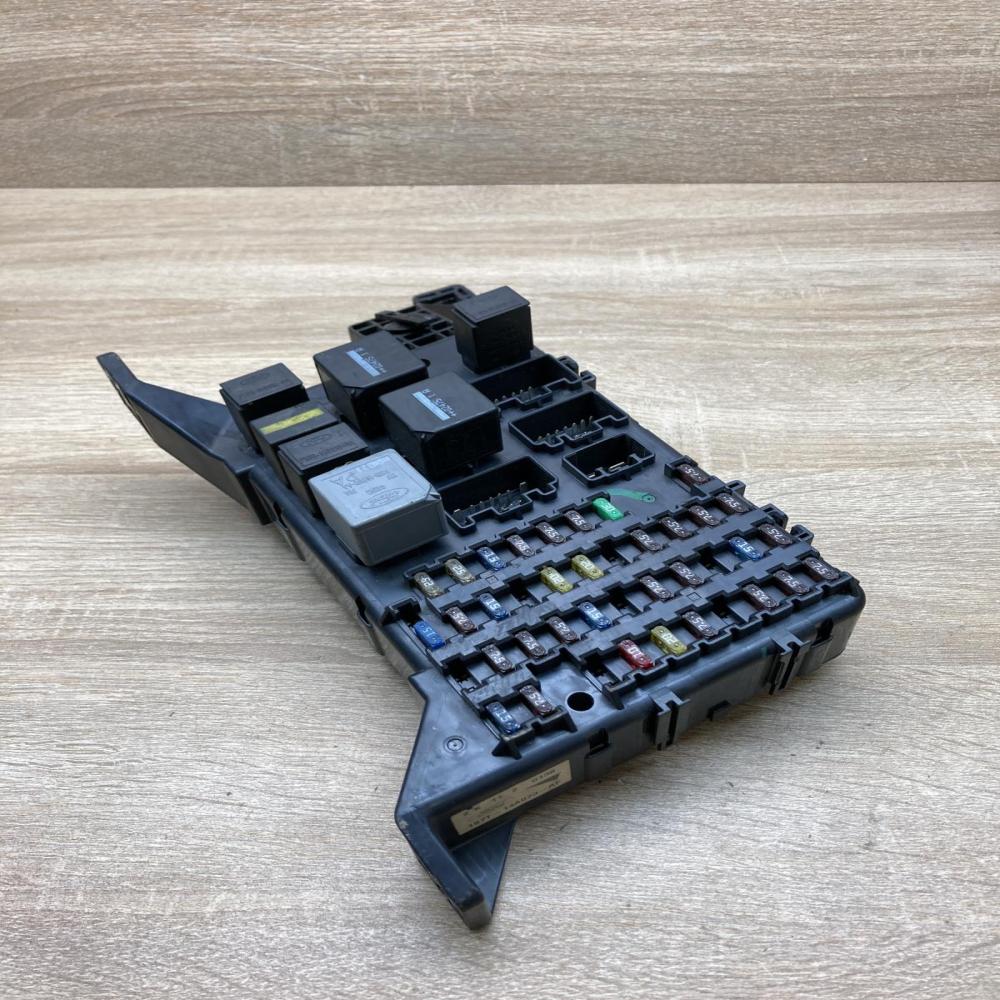 1S7T 14A073 AF 1S7T14A073AF  Fuse module Ford Mondeo Mk III