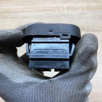 093829B   Windscreen/window heater switch Renault Kangoo I