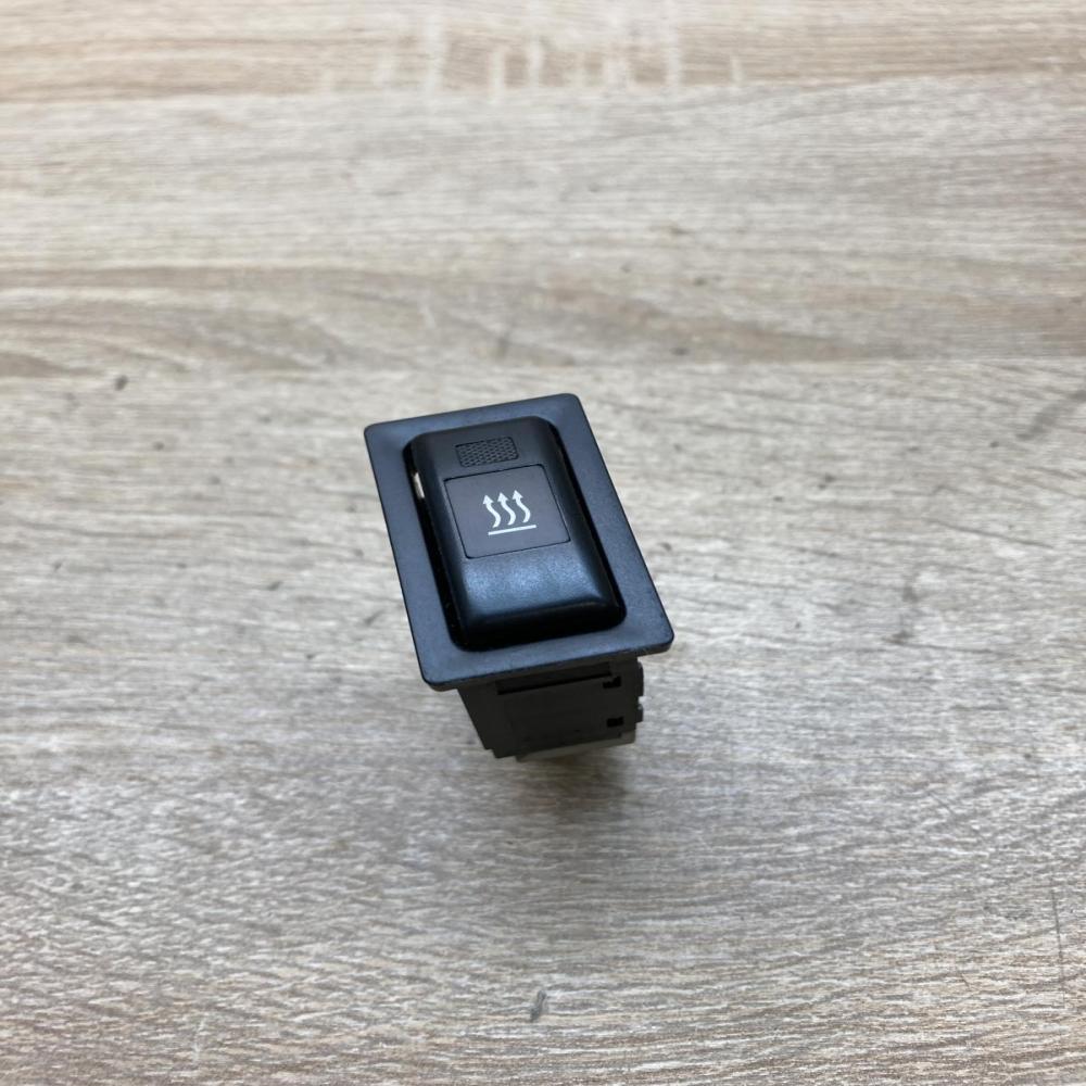 153337   Windscreen/window heater switch Toyota Avensis T250