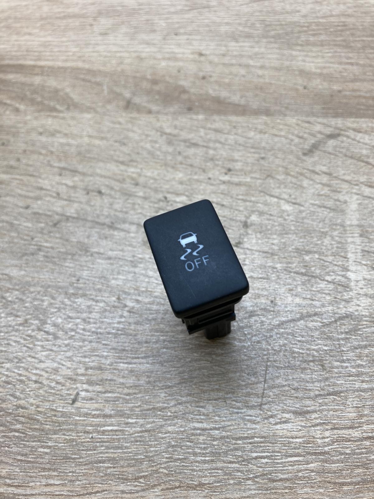 15C032   ESP (stability program) switch Toyota Prius (XW20)