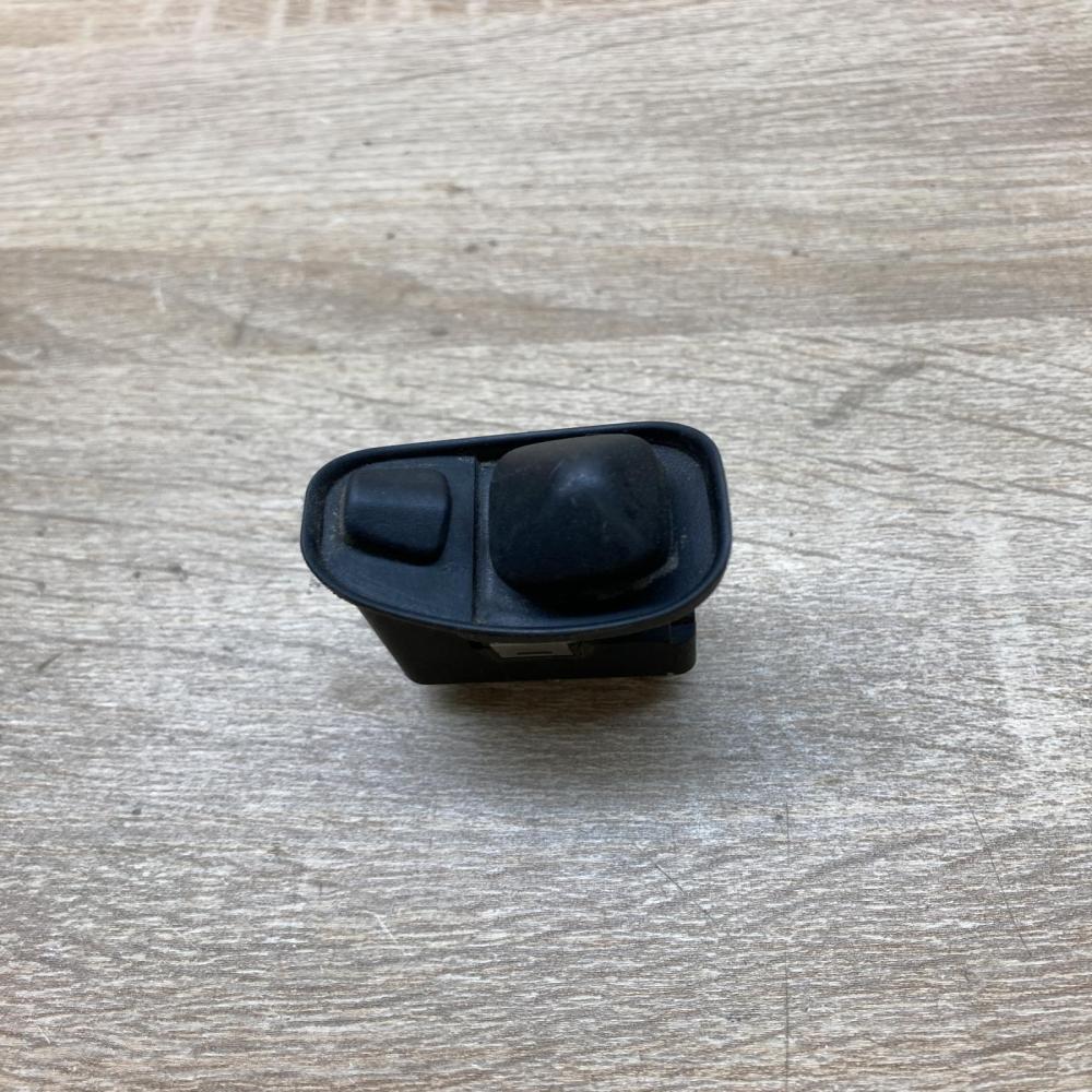 61311380148 1380148  Wing mirror switch BMW 5 E34