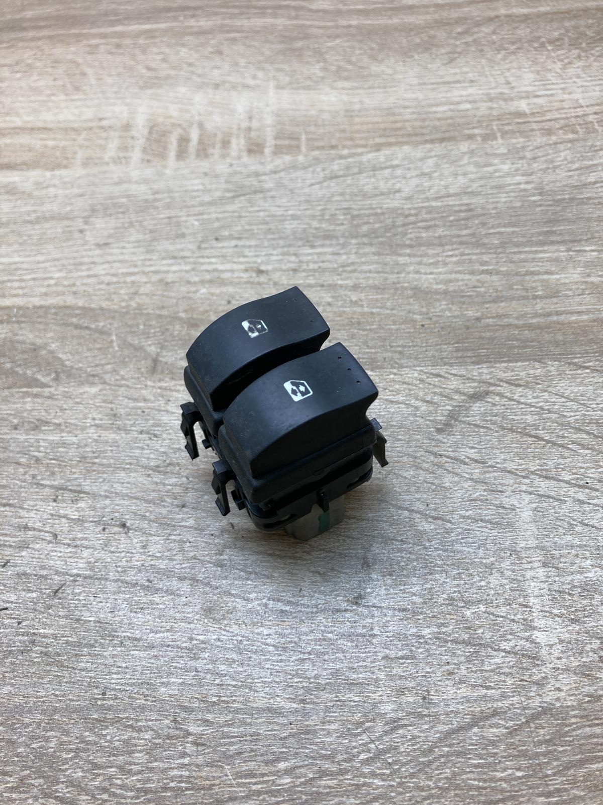 RENAULT driver window switch   Electric window control switch Renault Megane I