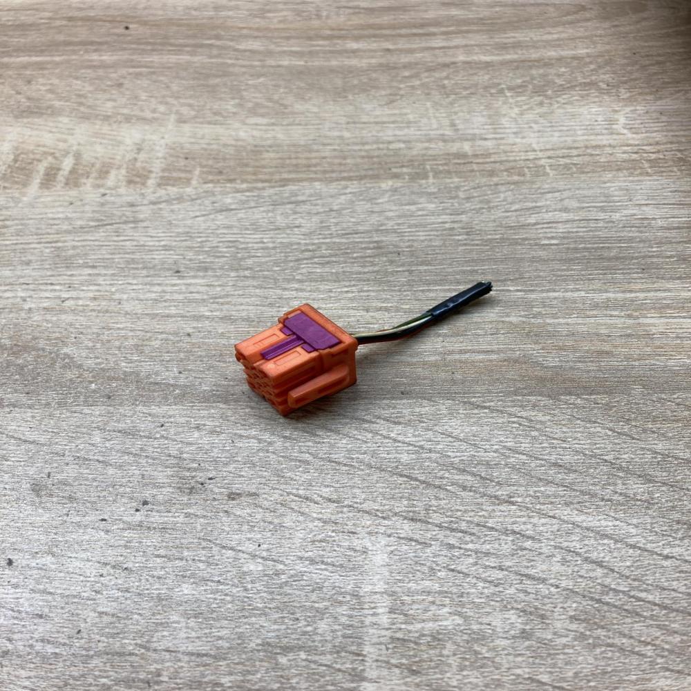 1J0937733   Plug wire Volkswagen Touran I