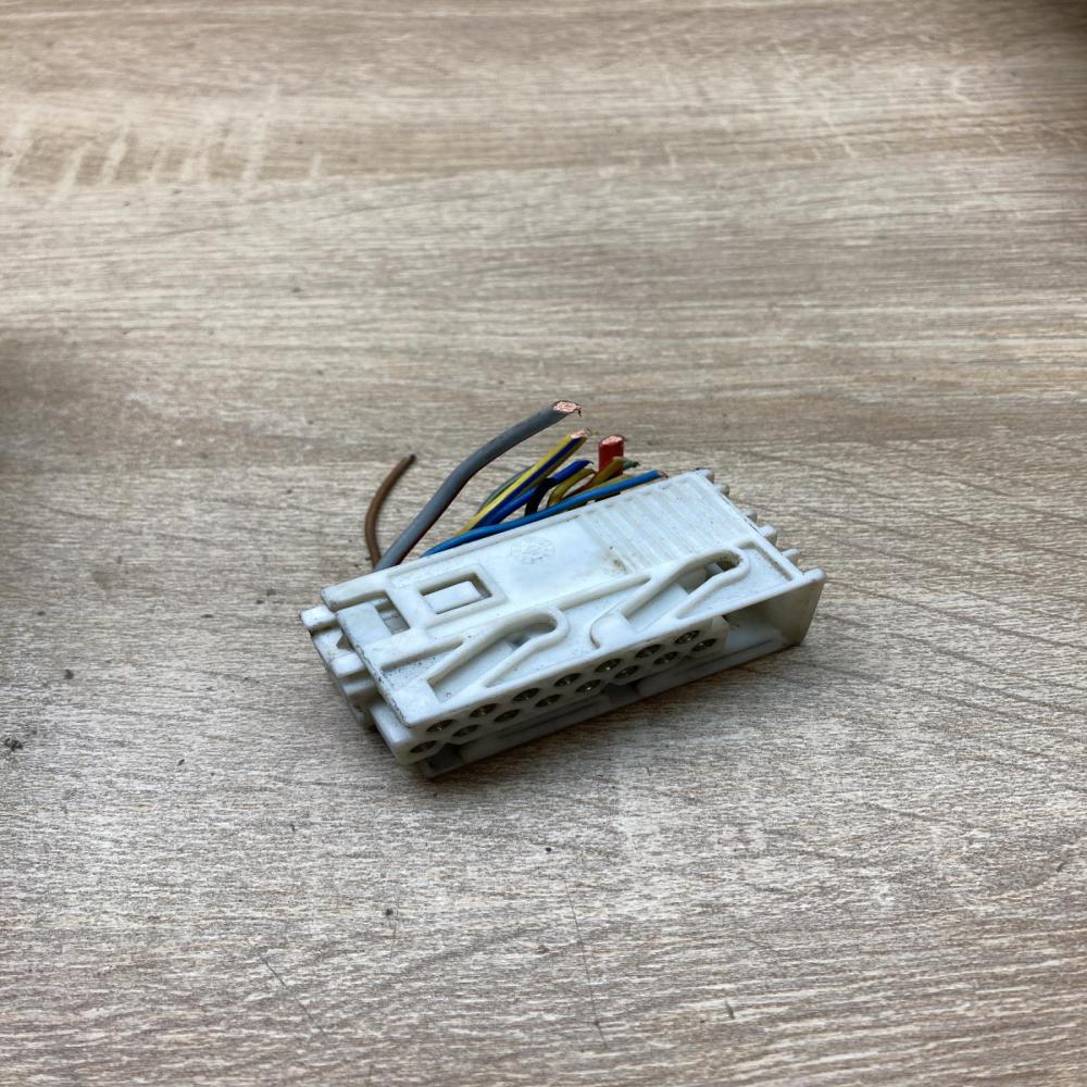 1382587   Plug wire BMW 5 E34