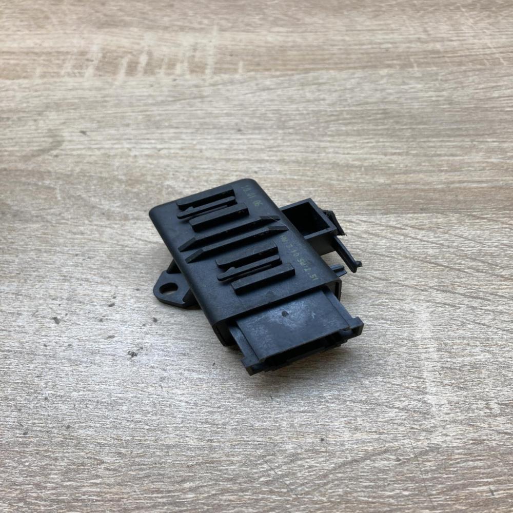 1Z0959772B   Other relay Skoda Octavia Mk2 (1Z)