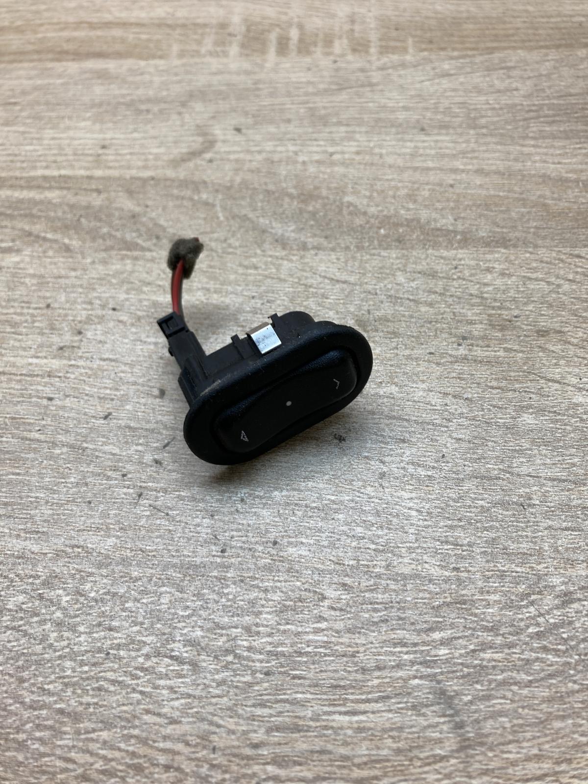 13383100 90561388  Electric window control switch Opel Astra G