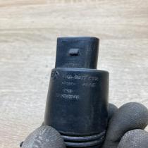 8377612   Windscreen/windshield washer pump BMW 5 E39