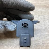 9688124580   Valve vacuum Peugeot Partner