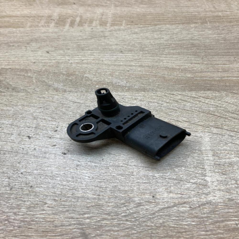 0281002437   Air pressure sensor Opel Vectra C