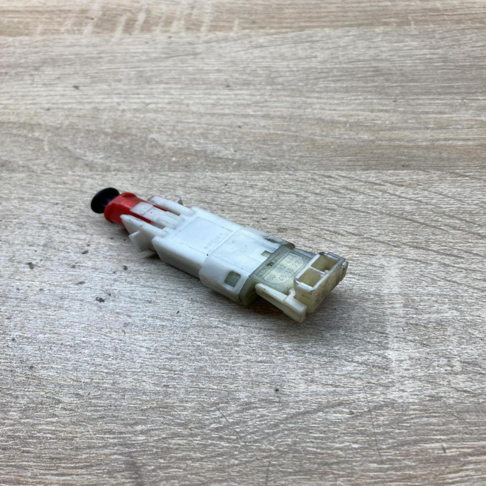 90492444   Brake pedal sensor switch Opel Zafira A