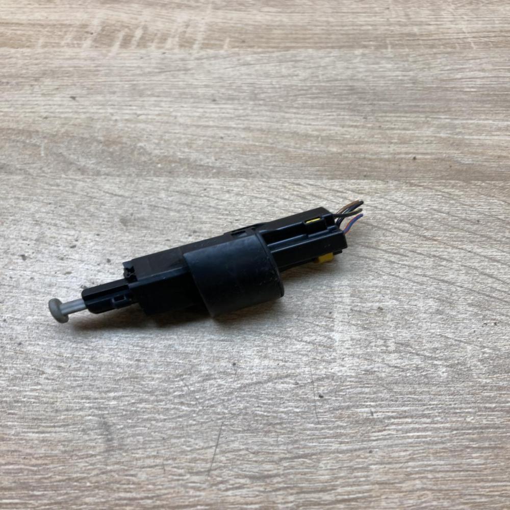 09132299   Brake pedal sensor switch Opel Astra G