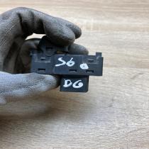 9472275   Electric window control switch Volvo S60