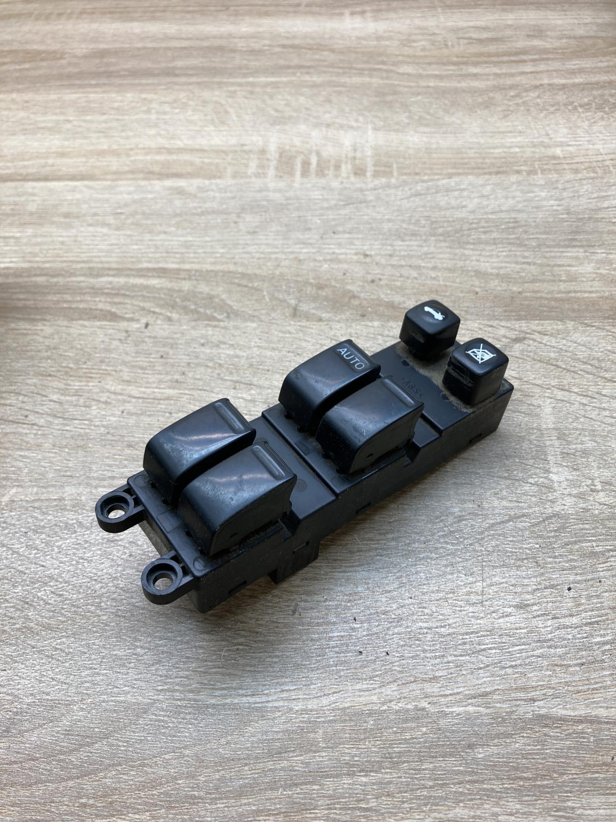 25401 AV640 25401AV640  Electric window control switch Nissan Primera