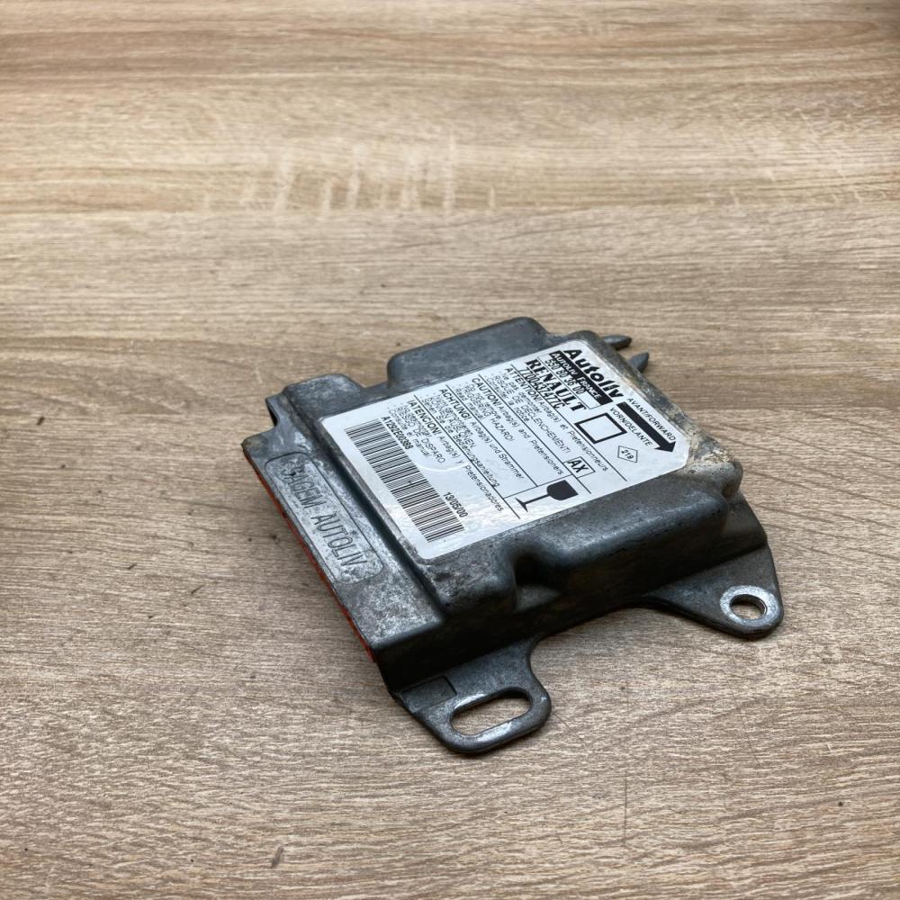 7700437477C 550803600  Airbag control unit/module Renault Megane II