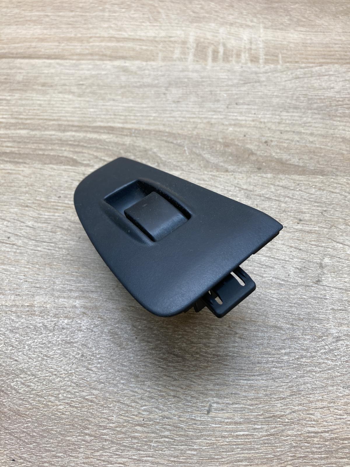 74231 05140 7423105140  Electric window control switch Toyota Avensis T250