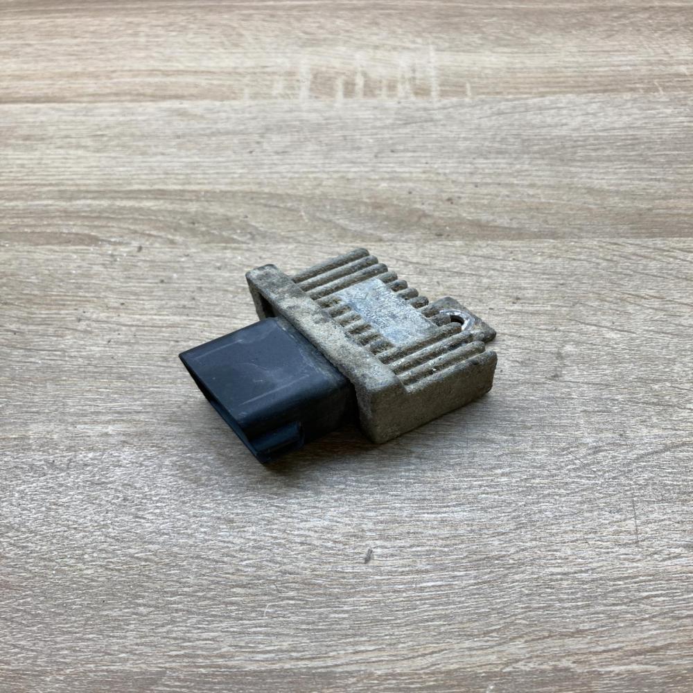 7700115078   Glow plug pre-heat relay Renault Laguna II
