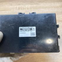 89690 0F010 MB102850 0181  Power management control unit Toyota Verso