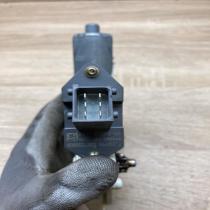 999060 102 0130822031  Front door window regulator motor Toyota Avensis T250