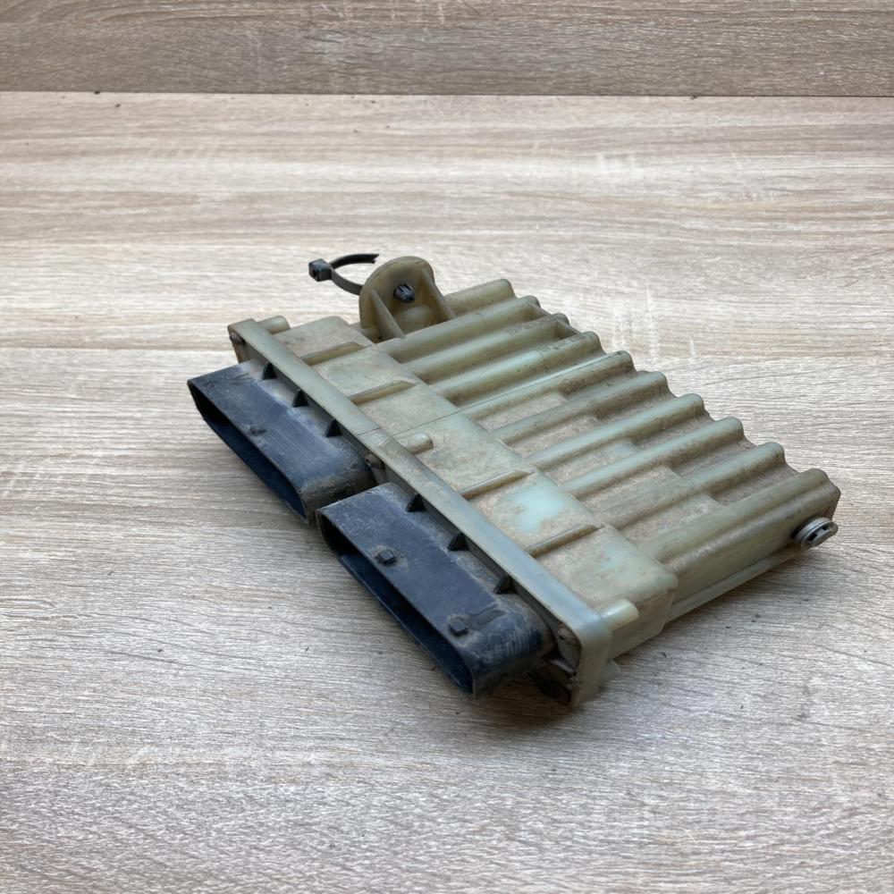 09131732   Heater blower motor/fan resistor Opel Astra G