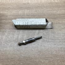 7701040208   Spark plug Renault Master I