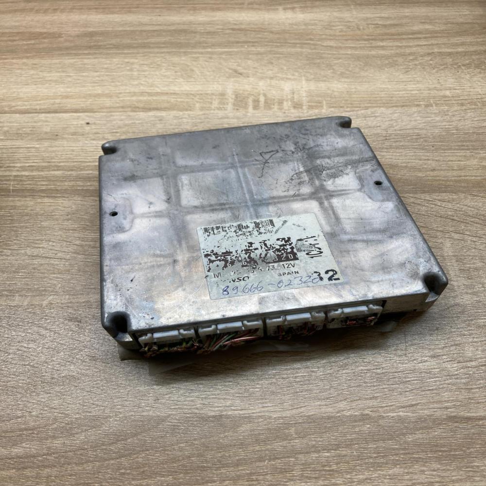 89666 02320   Engine control unit/module ECU Toyota Corolla E120 E130