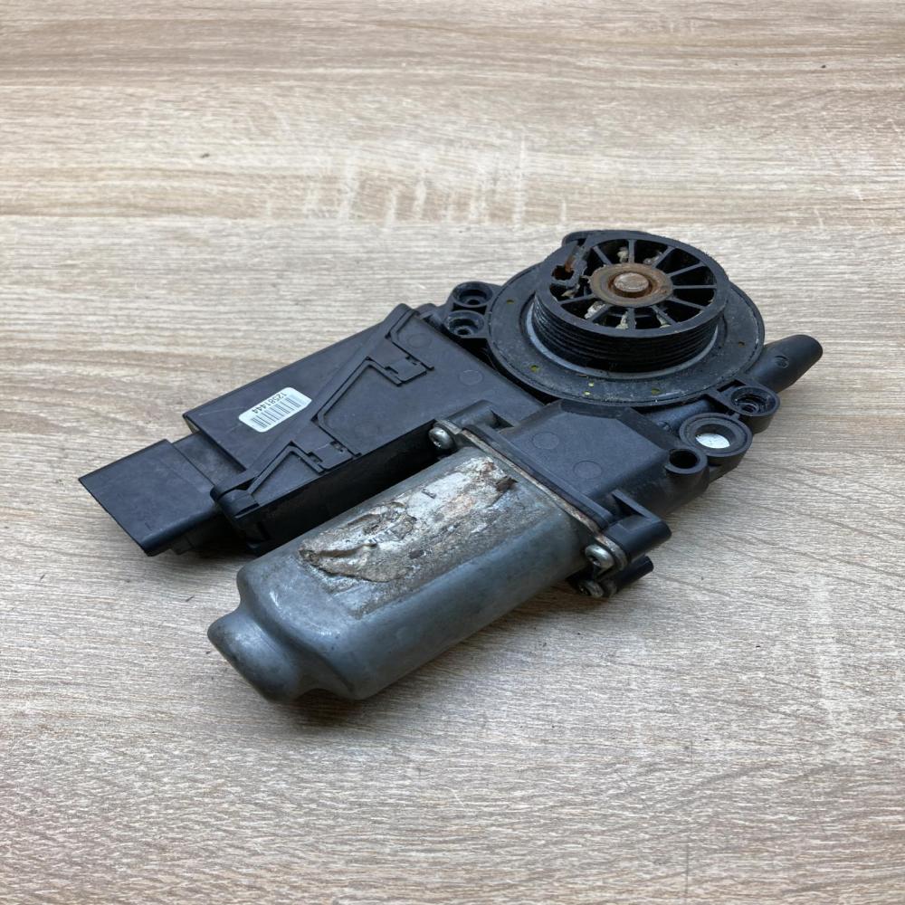 Primera window motor   Front door window regulator motor Nissan Primera