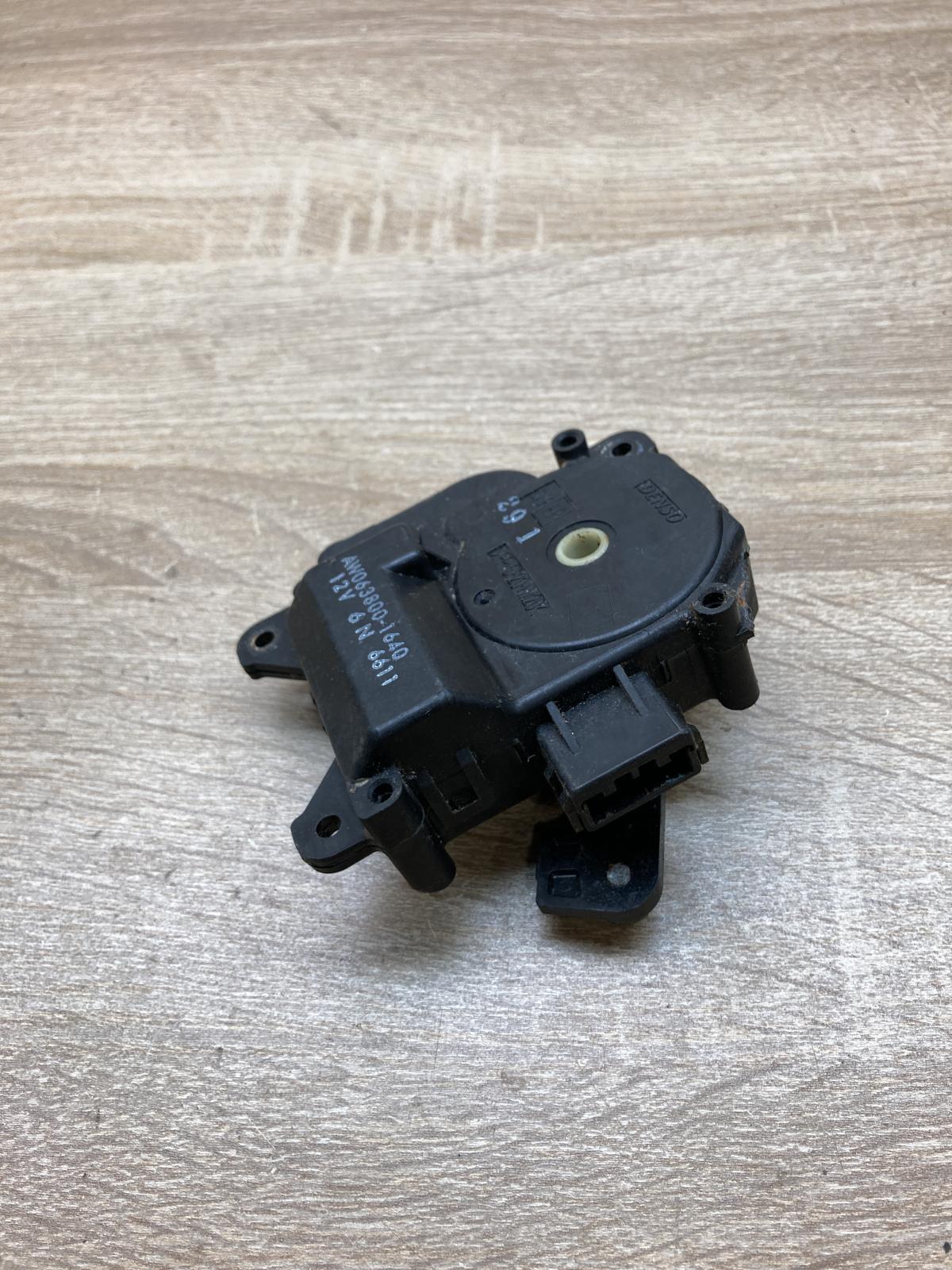 AW063800 1640   Air flap motor/actuator Acura MDX II