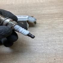 7700500180   Spark plug Renault Megane I