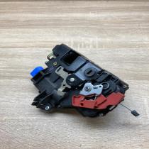 7L0839015   Rear door lock Volkswagen Touran I