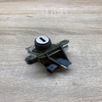 8D5827573   Tailgate exterior lock Audi A4 S4 B5 8D