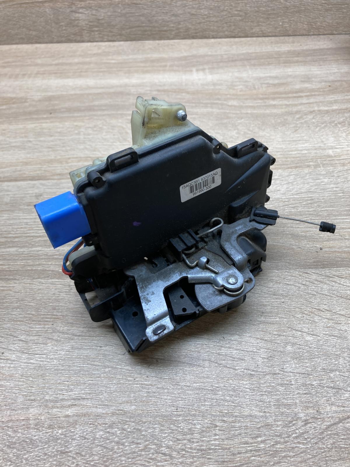 991990 300 15AQC3B1  Front door lock Seat Ibiza III (6L)