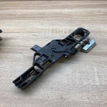 8200008430   Front door exterior handle/bracket Renault Laguna II