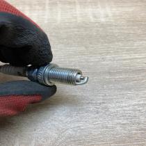 7700500180   Spark plug Renault Laguna II