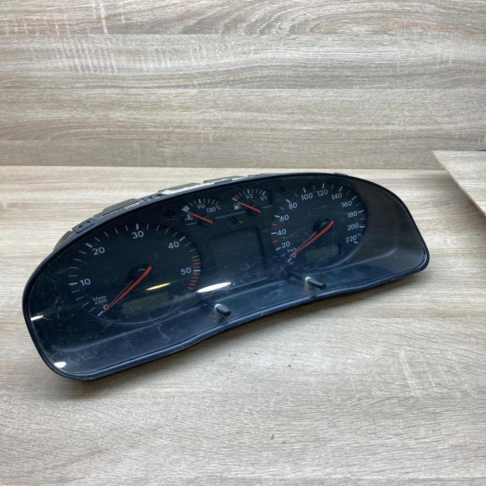 3B0919881N 110003794  Speedometer (instrument cluster) Volkswagen PASSAT B5