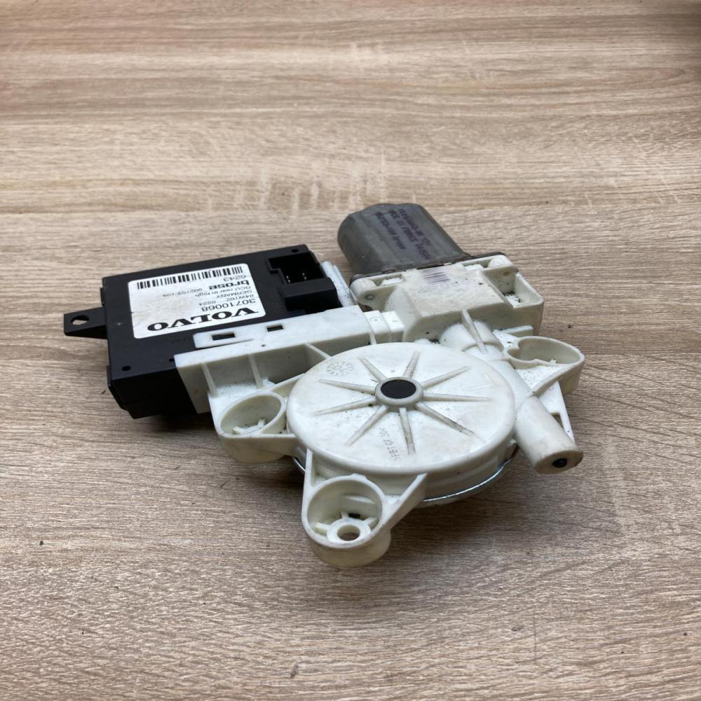 30710068 992763 100  Rear door window regulator motor Volvo V50