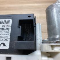 30710068 992763 100  Rear door window regulator motor Volvo V50