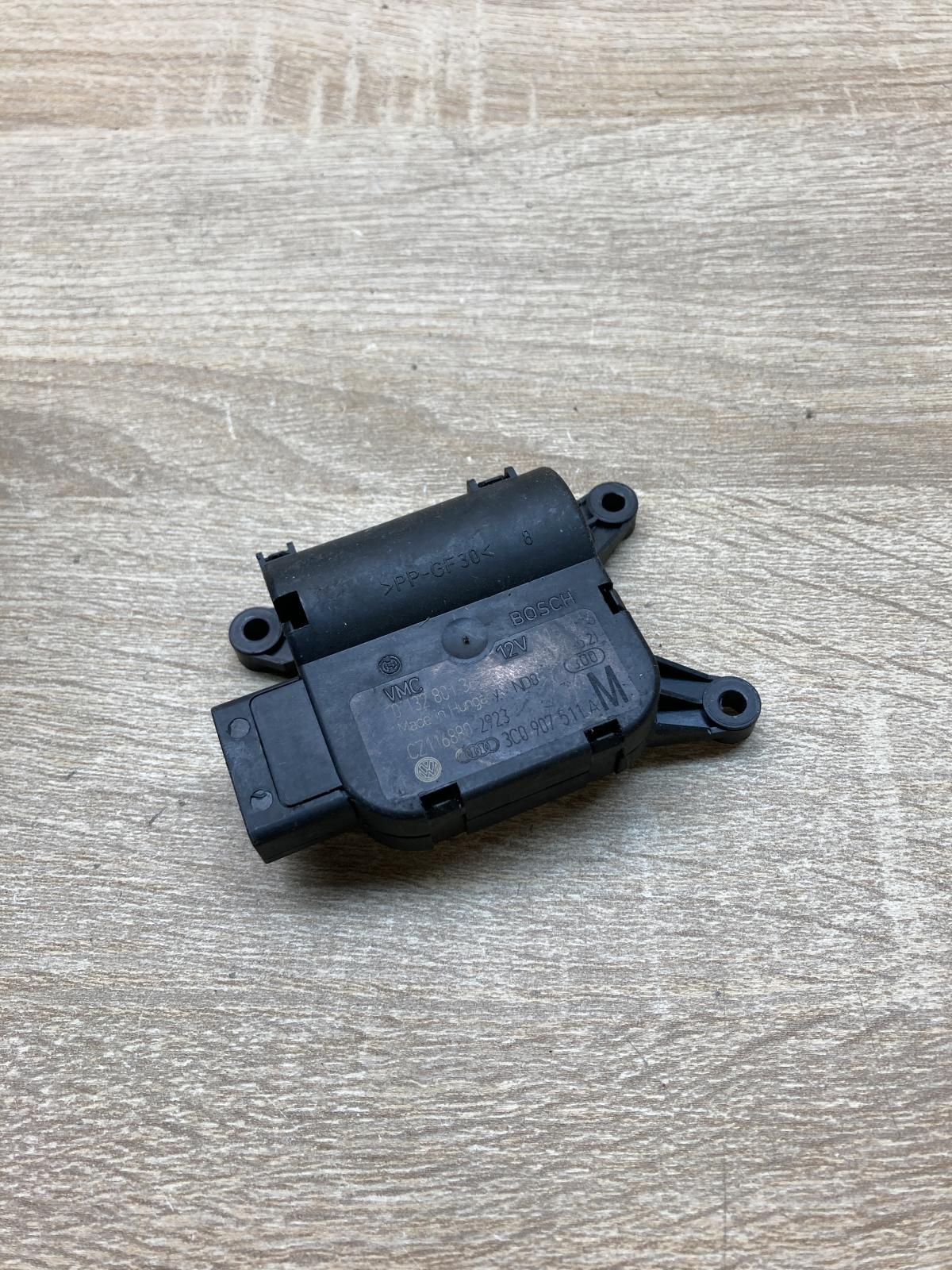 3C0907511A 0132801362  Air flap motor/actuator Volkswagen PASSAT B6