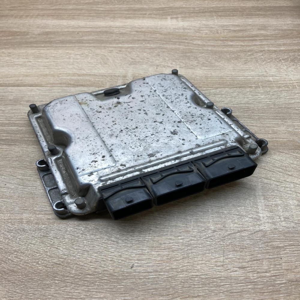 8200309318 0281011725  Engine control unit/module ECU Renault Laguna II