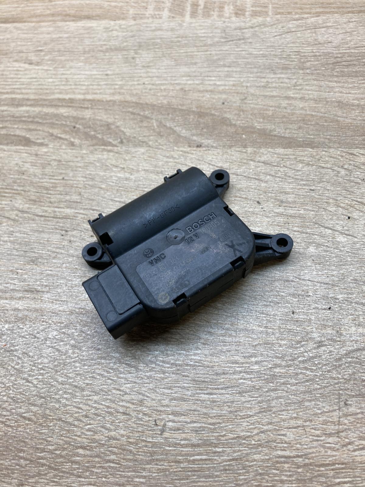 0132801363   Air flap motor/actuator Volkswagen PASSAT B6