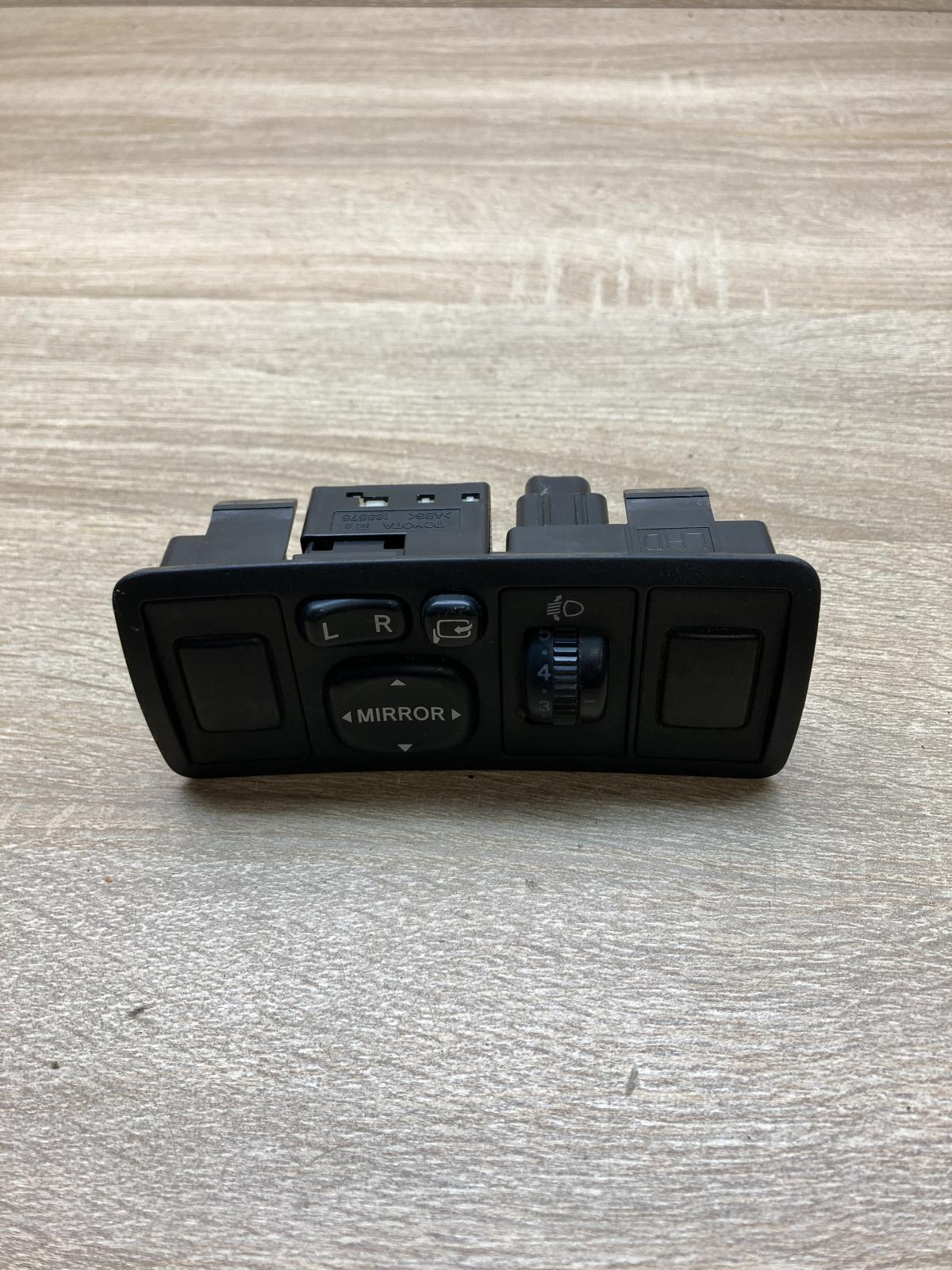 84152 05050 8415205050 183575 Wing mirror switch Toyota Avensis T250