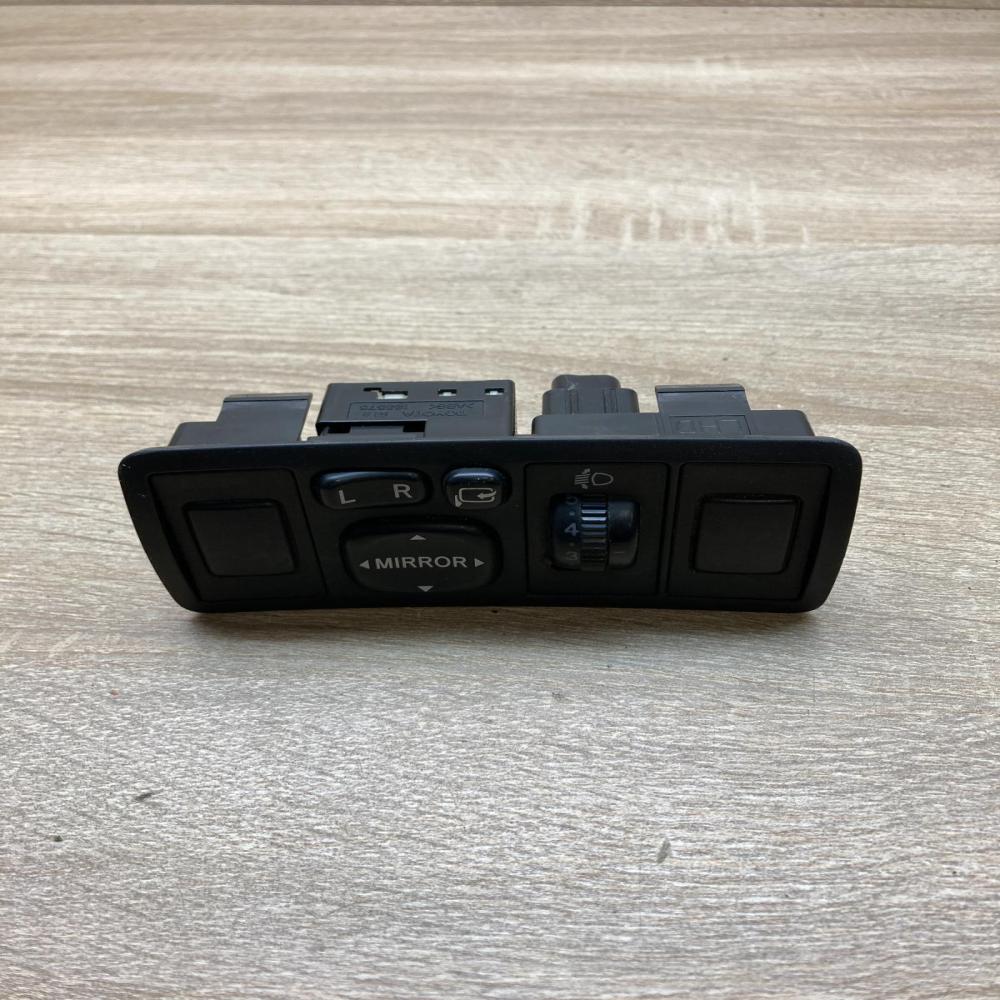 84152 05050 8415205050 183575 Wing mirror switch Toyota Avensis T250