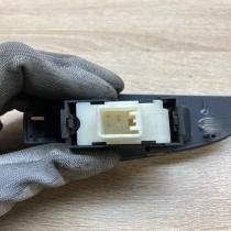 74271 05020 7427105020  Electric window control switch Toyota Avensis T250