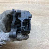 1K0907511B 0132801341  Air flap motor/actuator Volkswagen Touran I