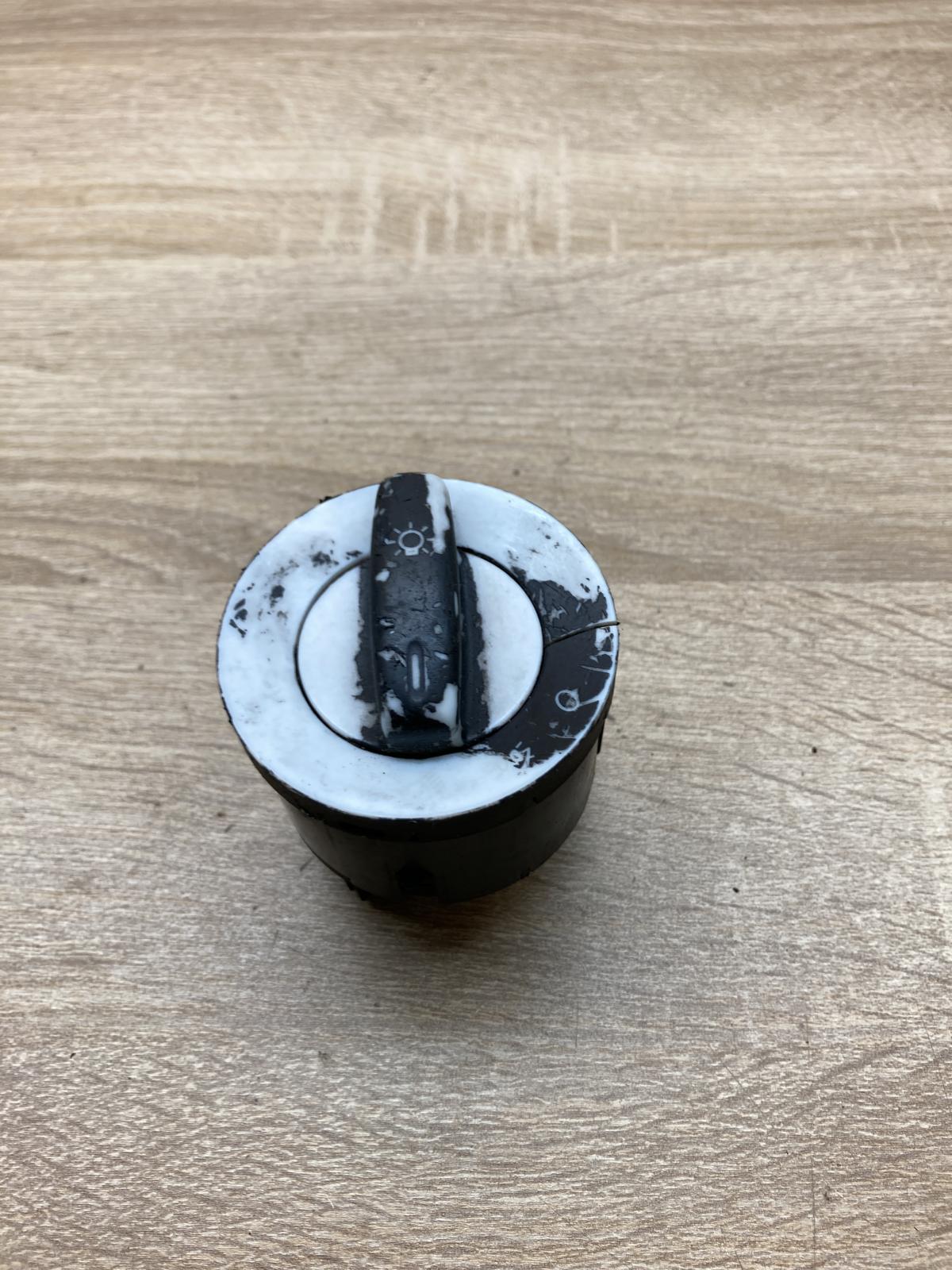 1T0941431C   Light switch Volkswagen Golf V