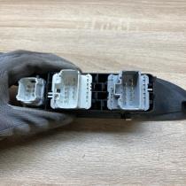 8200054866A   Electric window control switch Renault Vel Satis