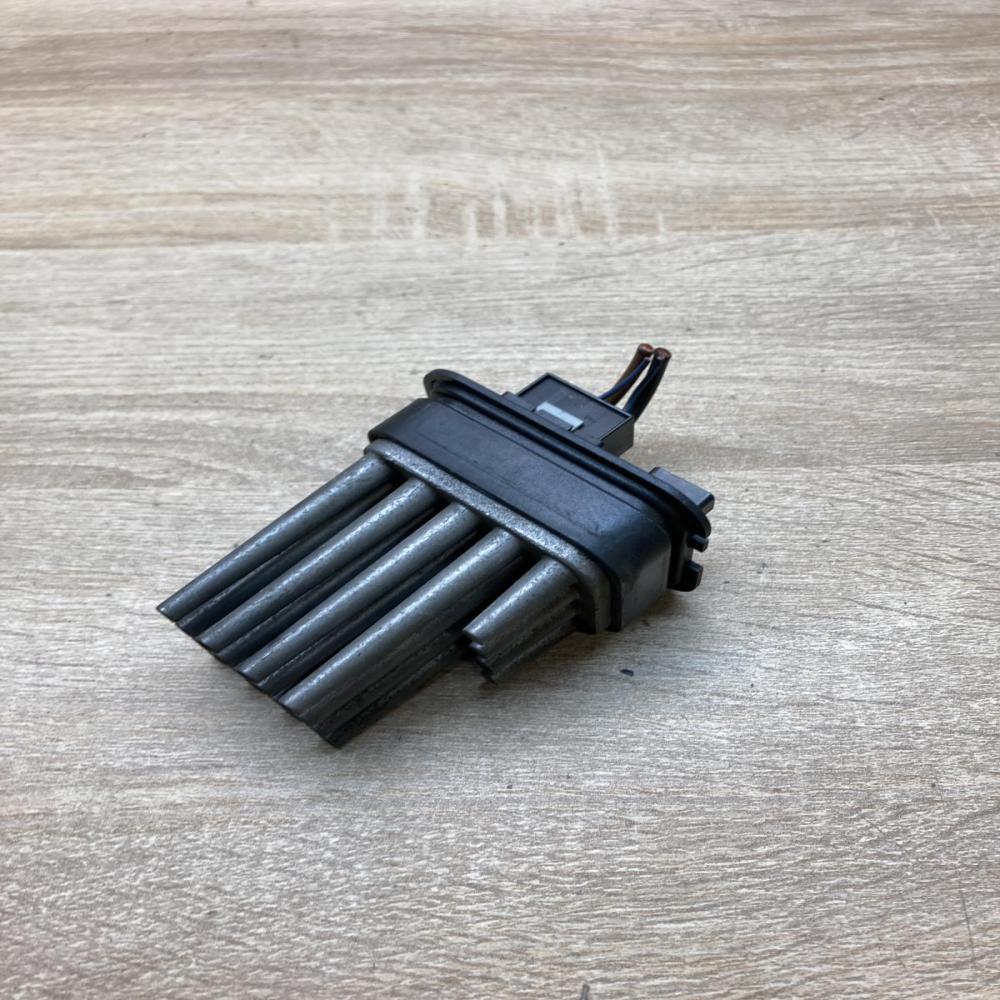 90566802 52488536  Heater blower motor/fan resistor Opel Astra H