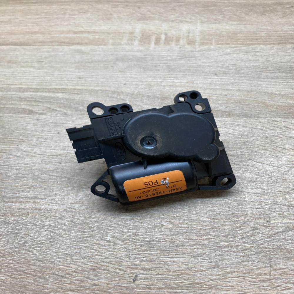 XS4H 19E616 AC XS4H19E616AC  Air flap motor/actuator Ford Focus