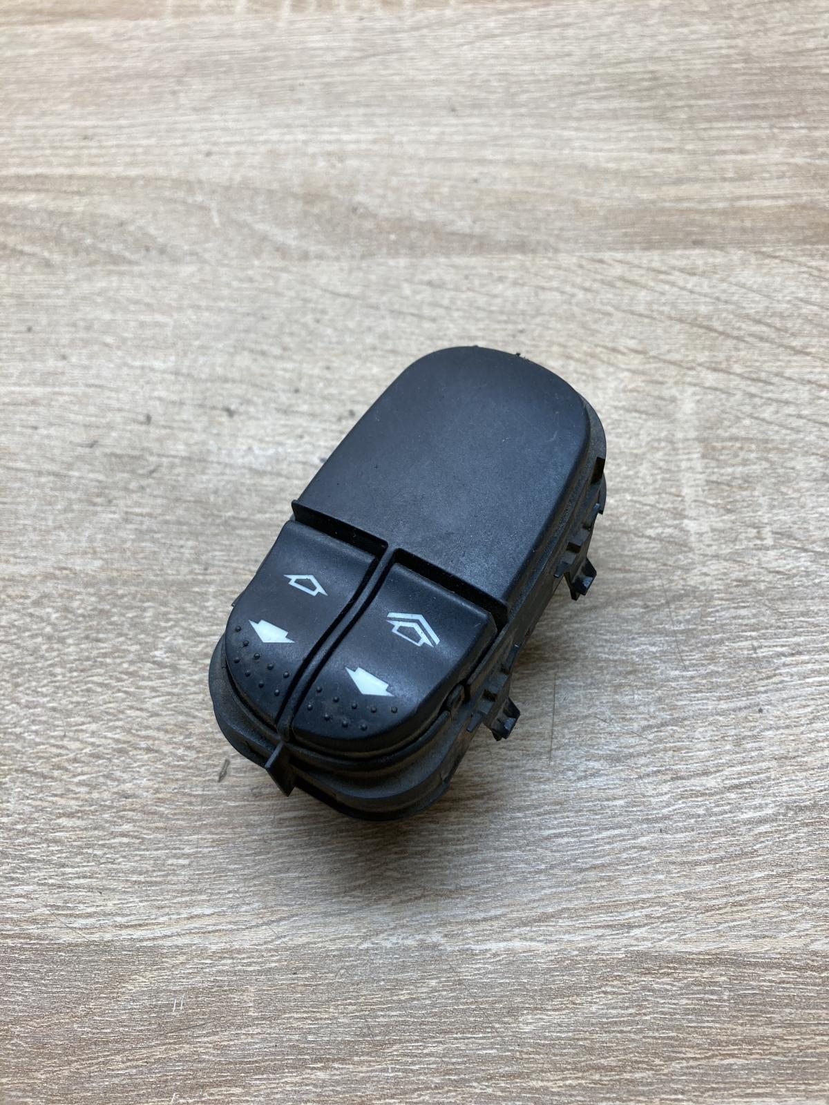 98AG14529AC 98AG 14529 AC  Electric window control switch Ford Focus