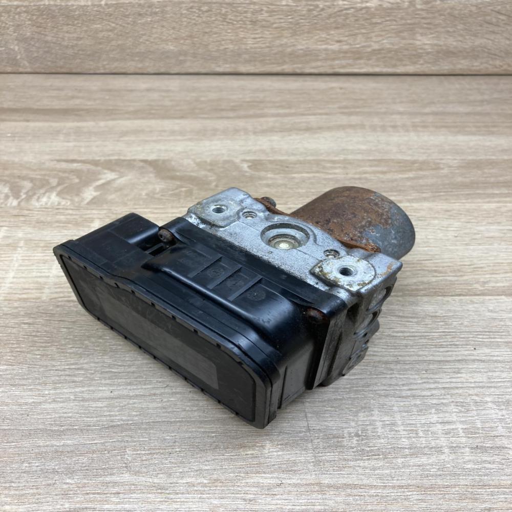 3D16 0016 D16AF7423  ABS Pump Toyota Avensis T220
