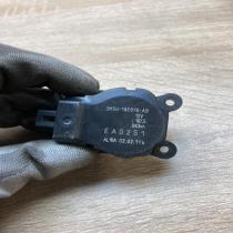 3M5H 19E616 AB 3M5H19E616AB  Air flap motor/actuator Ford C-MAX I